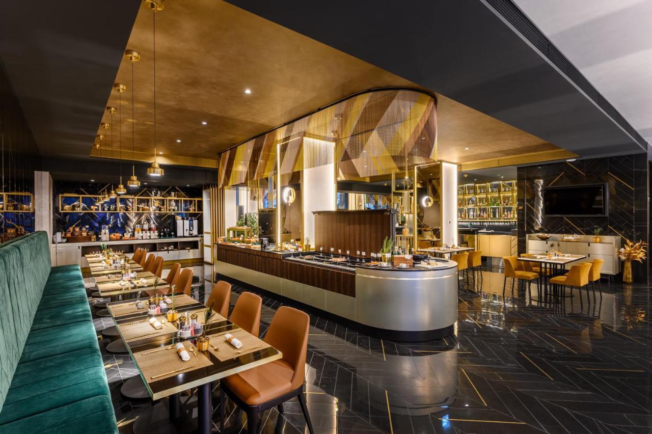 Emerald Hotel By Continental Group Budapest Esterno foto