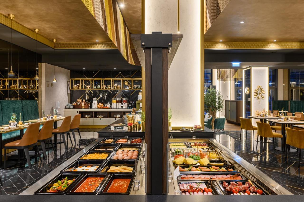 Emerald Hotel By Continental Group Budapest Esterno foto