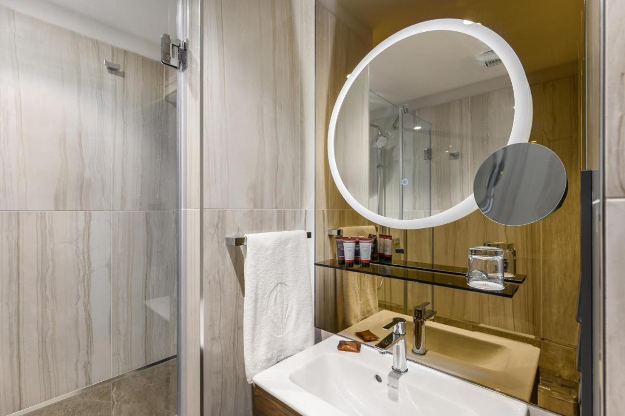 Emerald Hotel By Continental Group Budapest Esterno foto