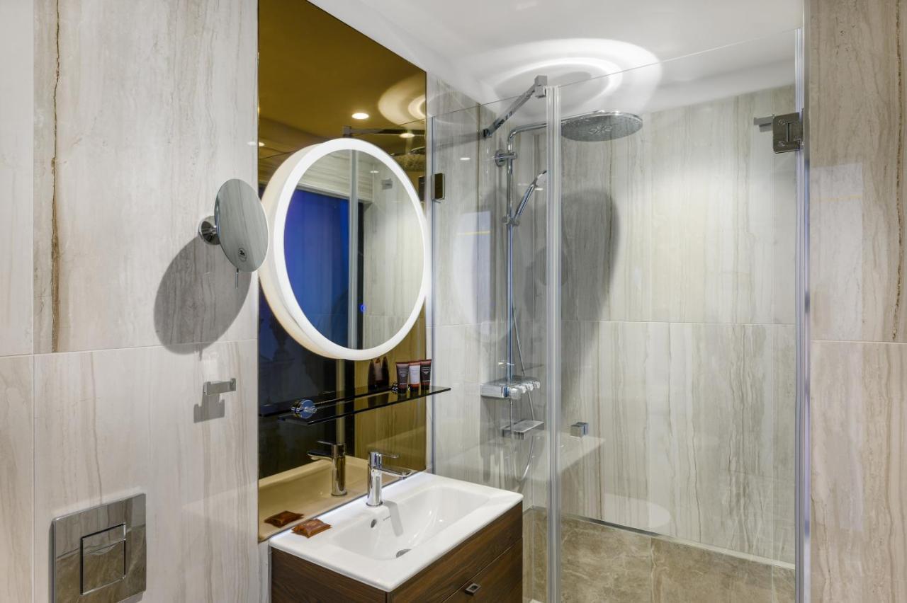 Emerald Hotel By Continental Group Budapest Esterno foto